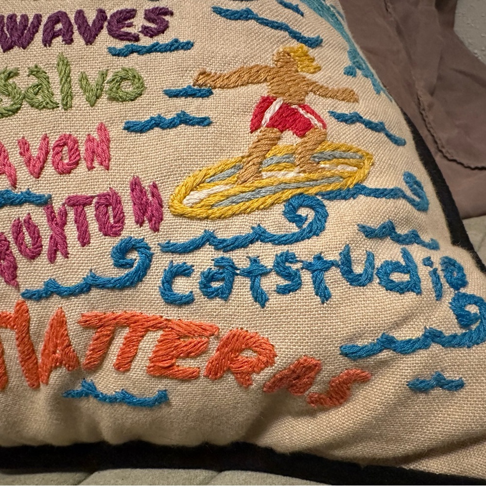 Rare Catstudio Outer Banks Embroidered Pillow 100% Organic Cotton - Picture 6 of 12